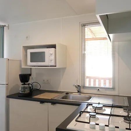 Happy Camp Mobile Homes In Laguna Village キャンプ場 カオルレ