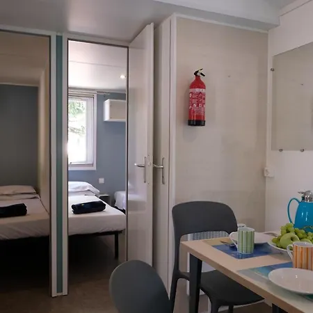 Happy Camp Mobile Homes In Laguna Village キャンプ場 3*