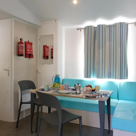 Happy Camp Mobile Homes In Laguna Village キャンプ場 3*