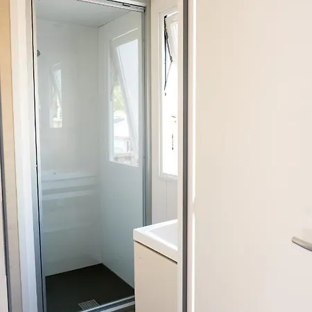 キャンプ場 Happy Camp Mobile Homes In Laguna Village