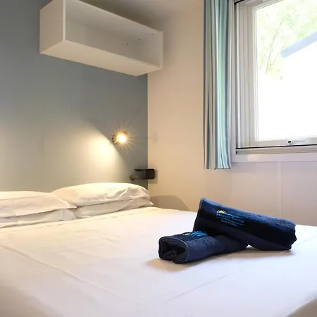 Kamp alanı Happy Camp Mobile Homes In Laguna Village 3*