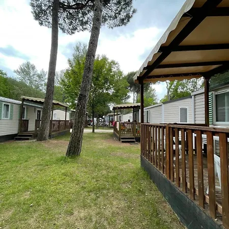 Happy Camp Mobile Homes In Laguna Village キャンプ場