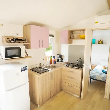 Happy Camp Mobile Homes In Laguna Village キャンプ場 カオルレ