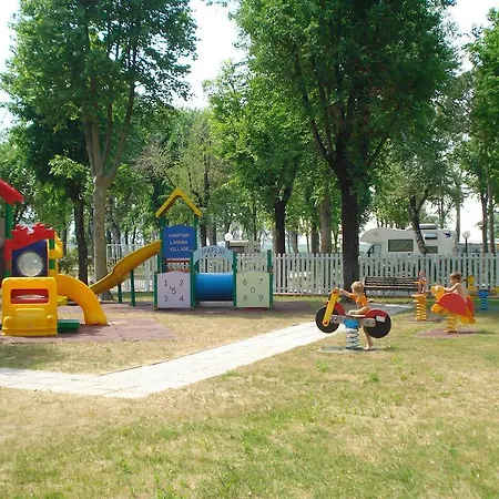 Happy Camp Mobile Homes In Laguna Village キャンプ場 カオルレ