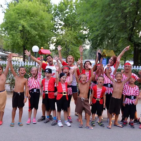 Happy Camp Mobile Homes In Laguna Village キャンプ場 3*