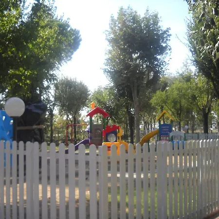 Happy Camp Mobile Homes In Laguna Village Kamp alanı